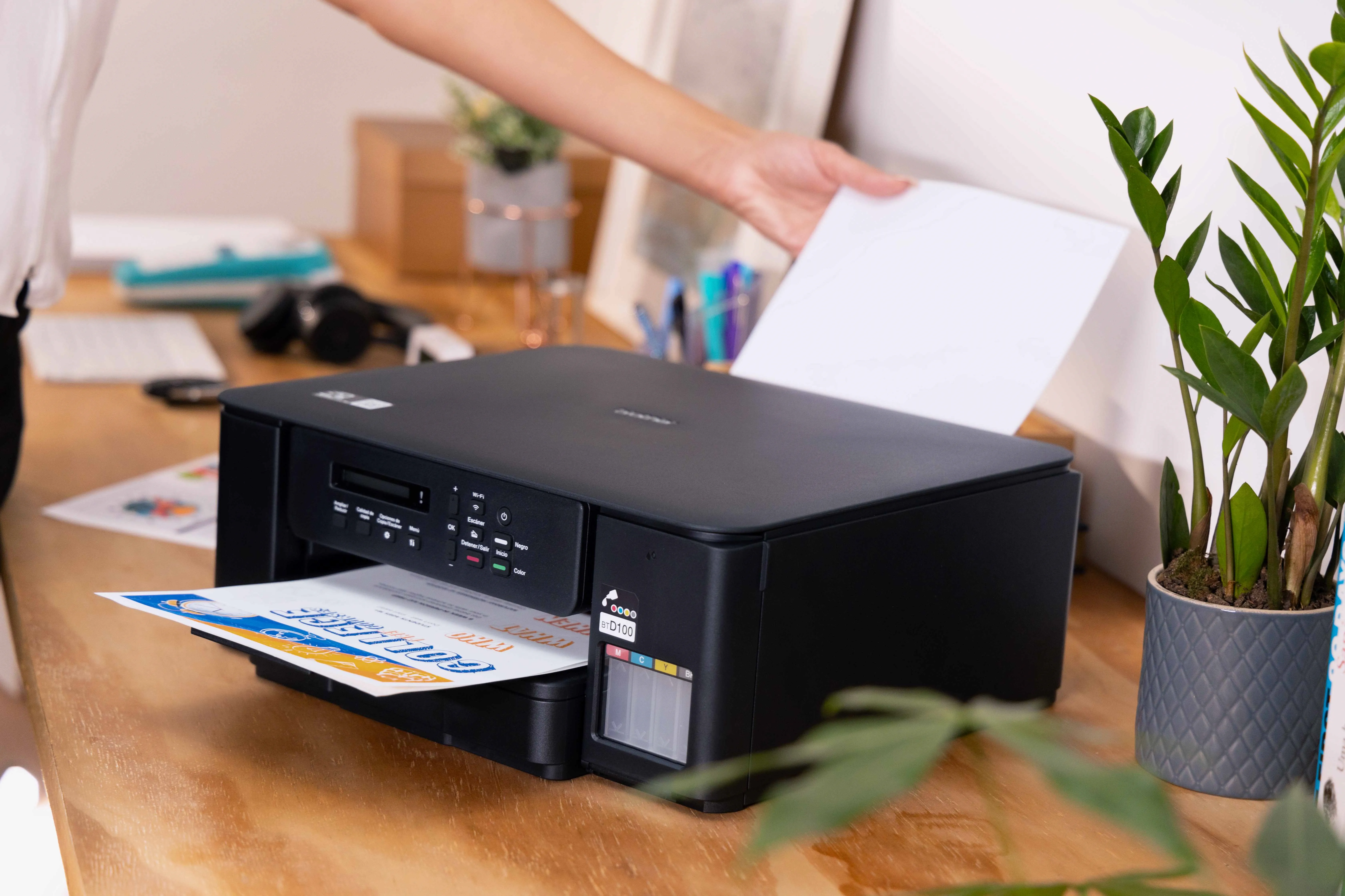 DCP-T530_Brother_Inktank_Lifestyle_10_low